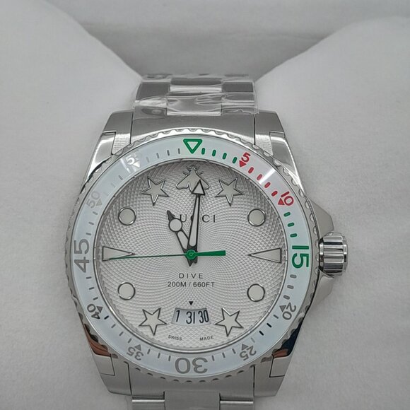 Gucci Dive Quartz Silver Dial Men's Watch YA136336. - Picture 2 of 10